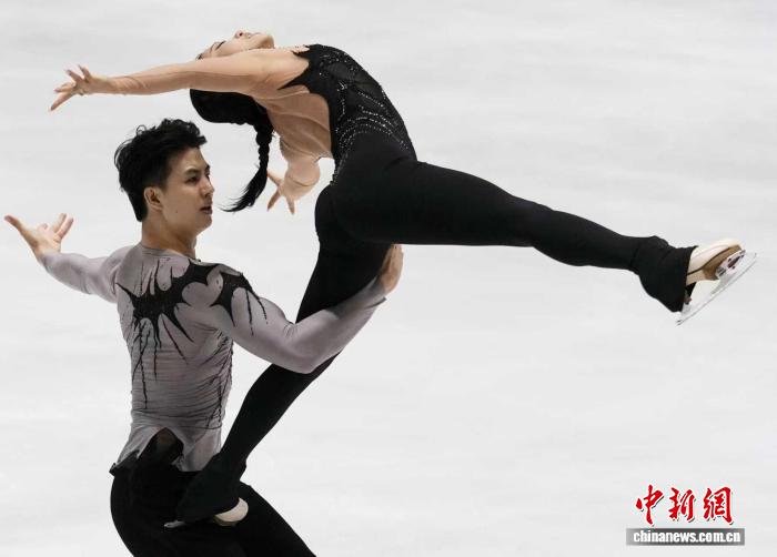 18岁小将张瑞阳摘得米兰冬奥会资格赛女子单人滑